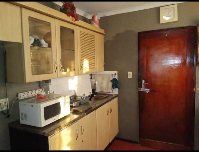 2 BEDROOM HOUSE FOR SALE IN HOSPITAL VIEW